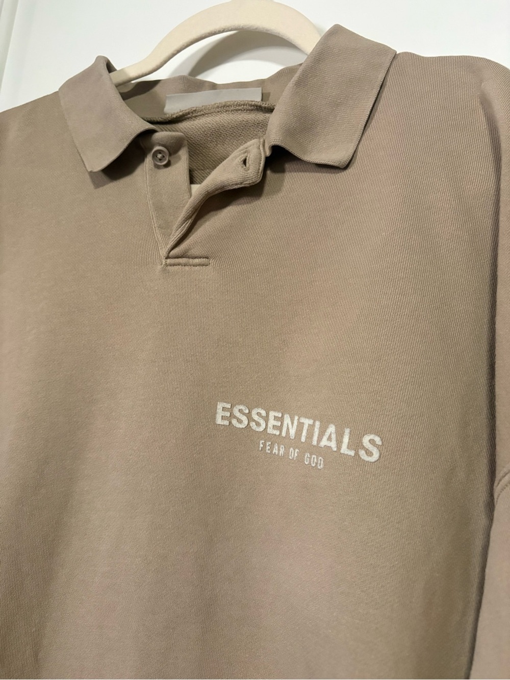 Unisex ESSENTIALS Fear of God Taupe Polo-Style Sweatshirt w Collar Small - Picture 2 of 8